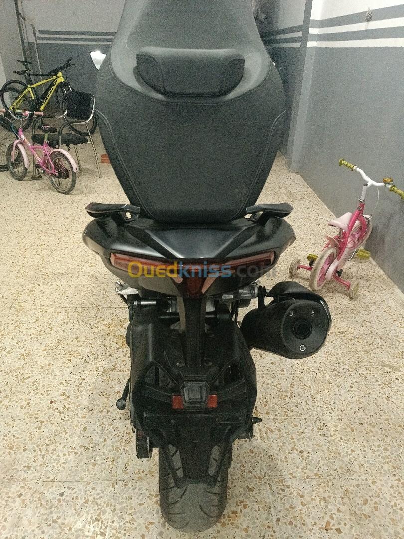 Yamaha T max 