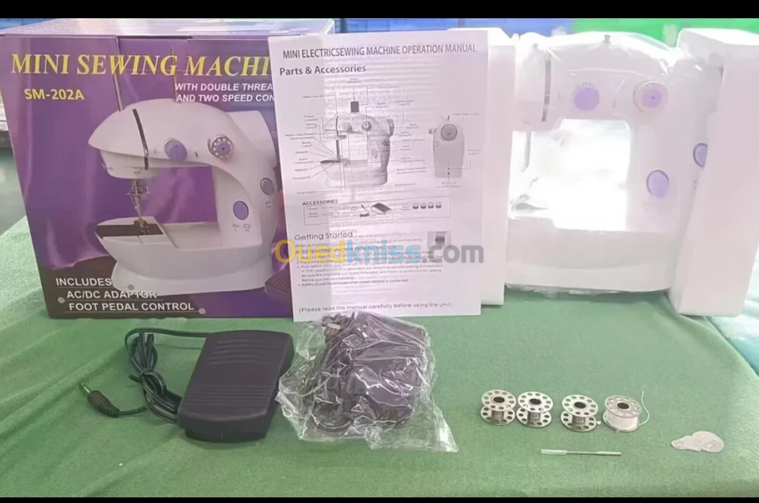 Mini sewing machine 