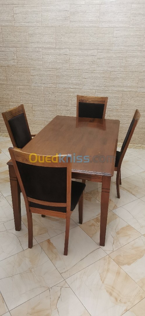 Table avec 6 chaise