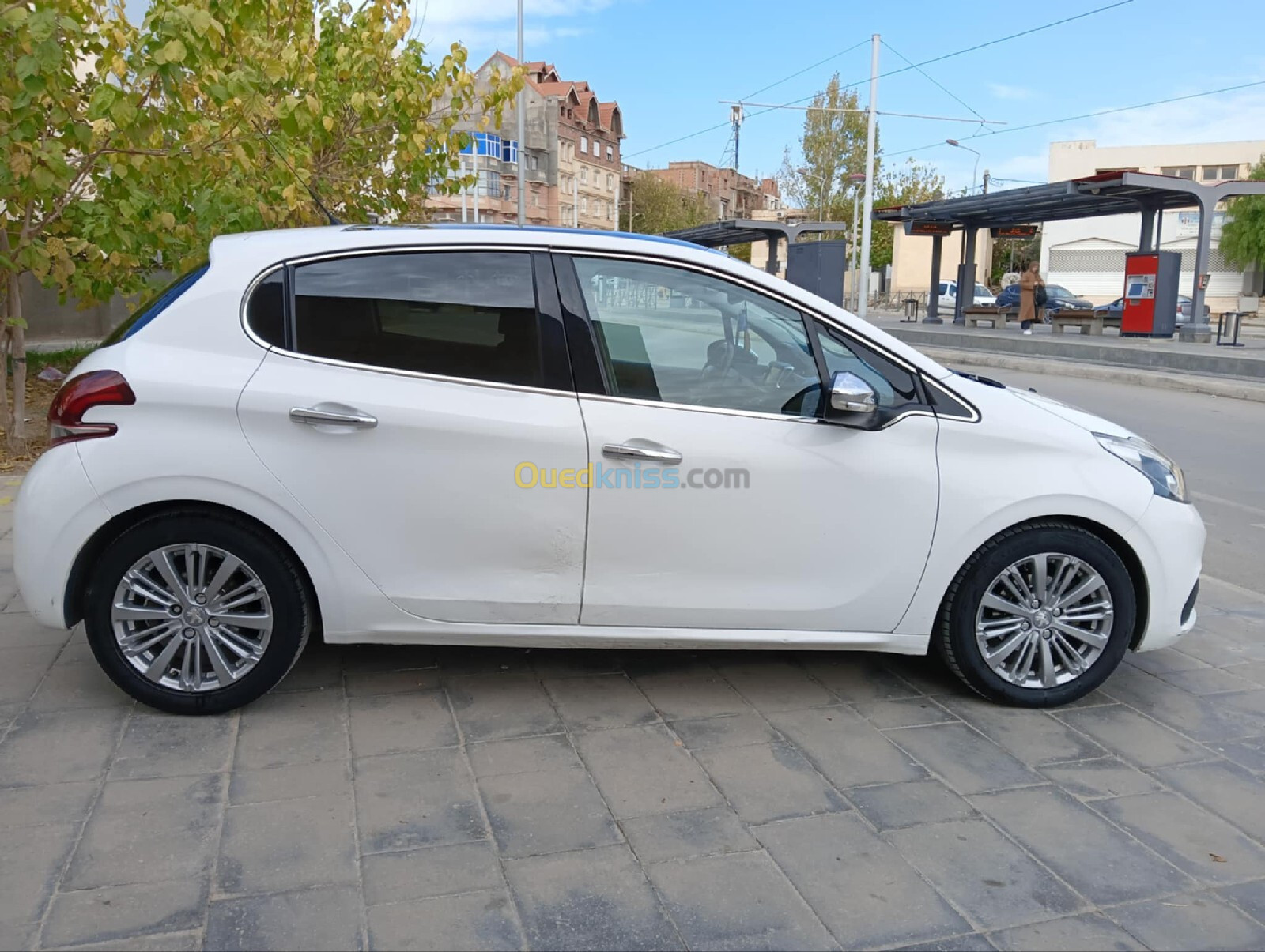 Peugeot 208 2016 Allure Facelift