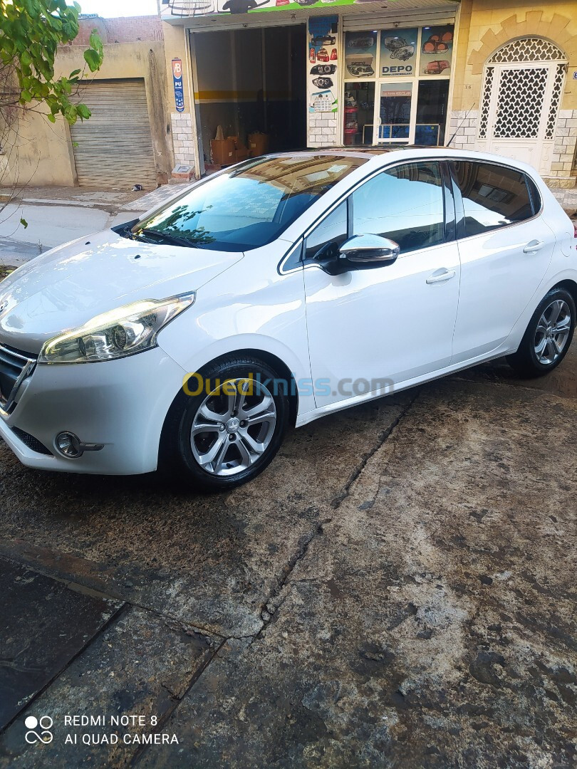 Peugeot 208 2015 Allure