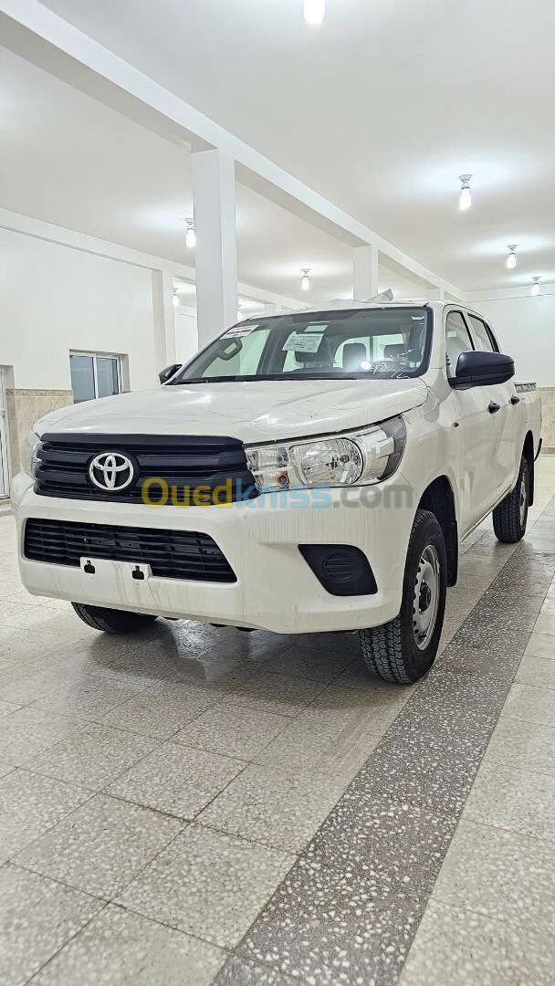 Toyota Hilux 2024 سلوقيه بدفلوك