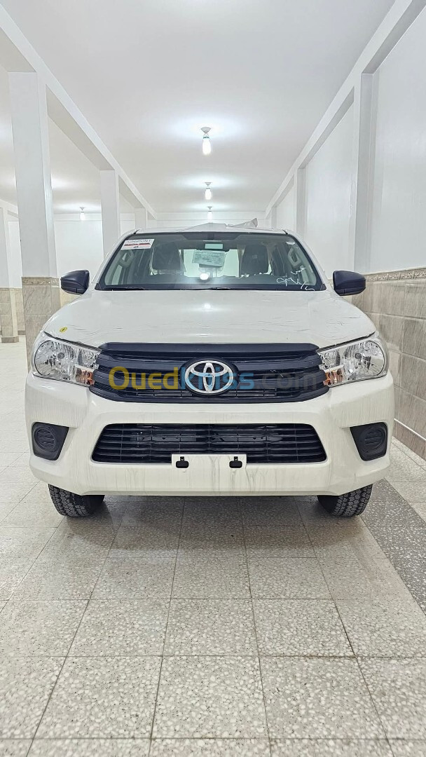 Toyota Hilux 2024 سلوقيه بدفلوك