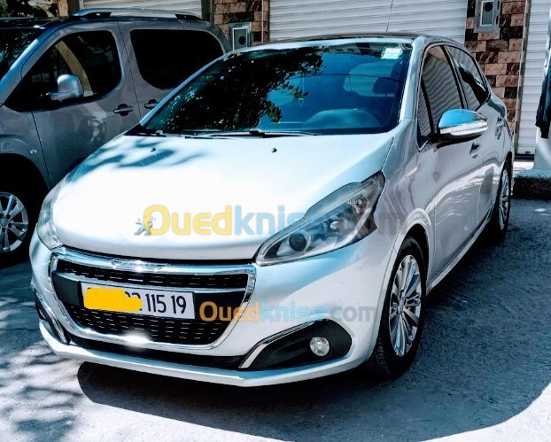 Peugeot 208 2015 Allure Facelift