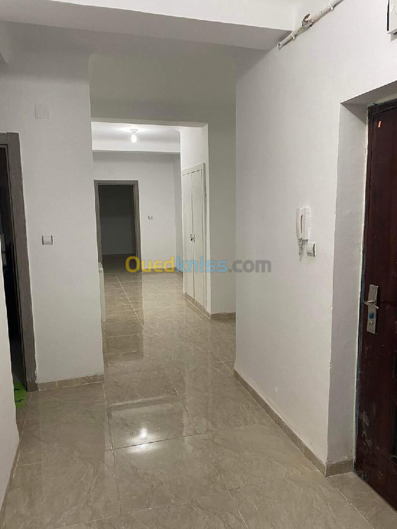 Location Appartement F4 Alger Rahmania