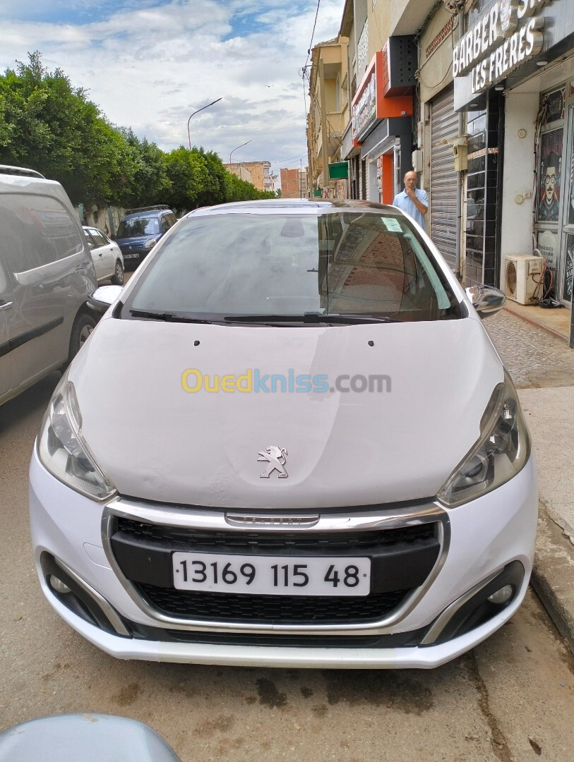 Peugeot 208 2015 Allure