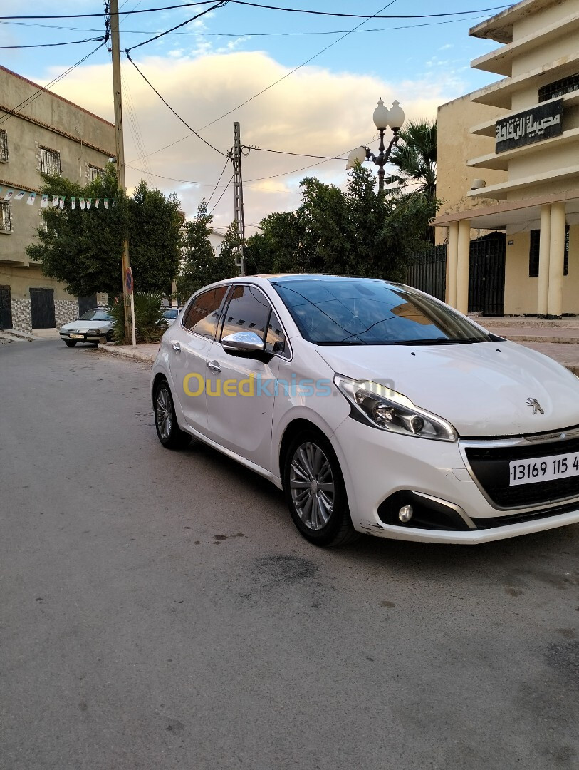 Peugeot 208 2015 Allure