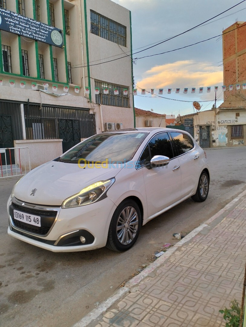 Peugeot 208 2015 Allure