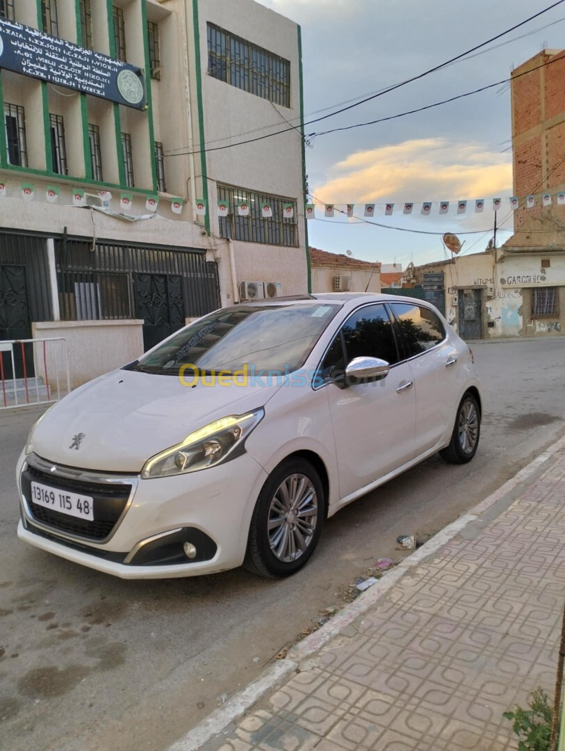 Peugeot 208 2015 Allure Facelift