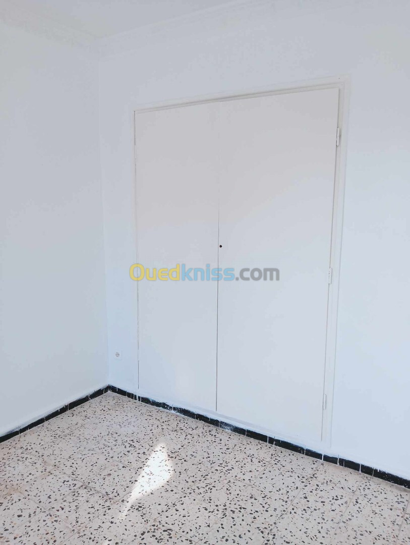 Location Appartement F4 Alger Bordj el bahri