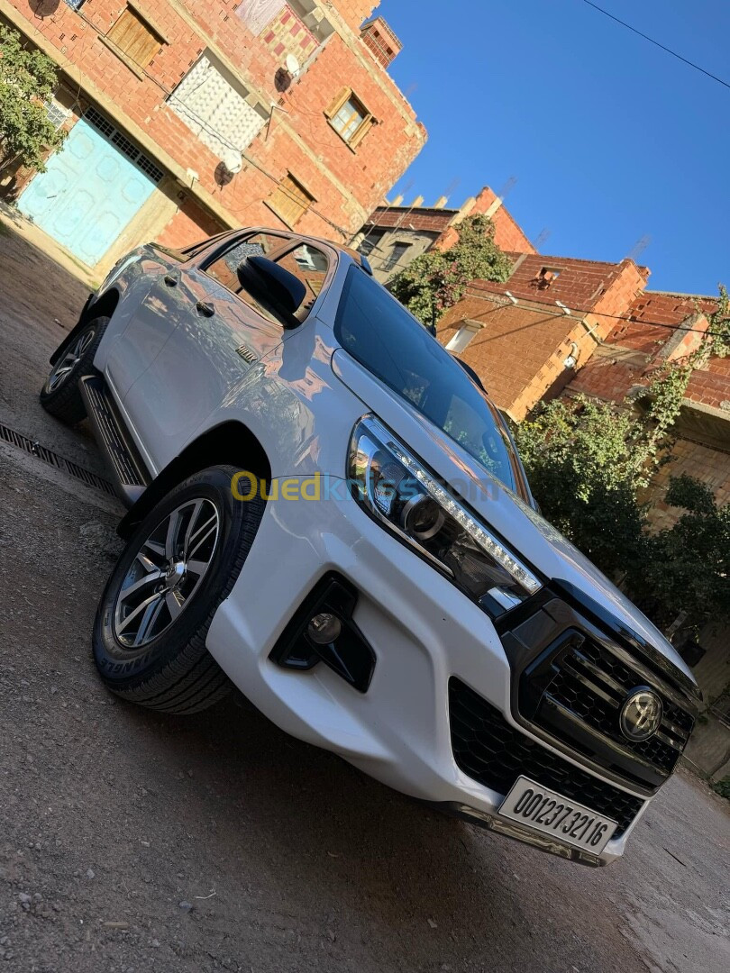 Toyota Hilux 2021 LEGEND DC 4x4 Pack Luxe