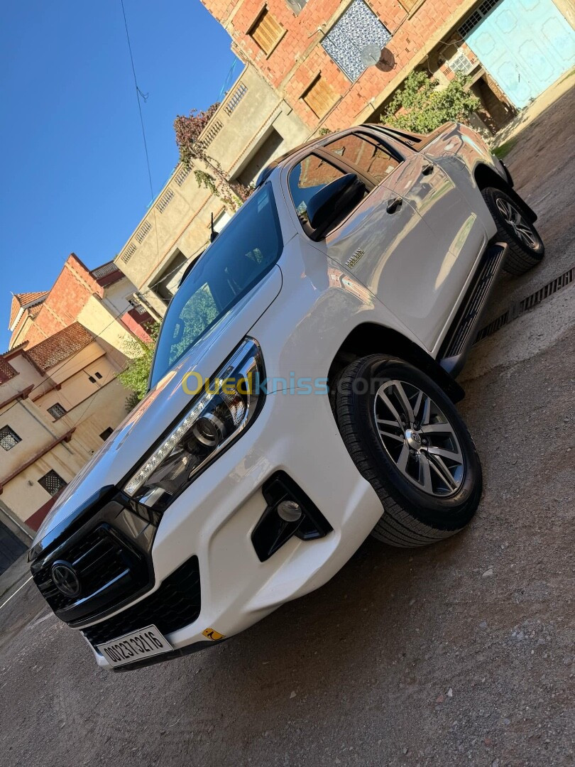 Toyota Hilux 2021 LEGEND DC 4x4 Pack Luxe