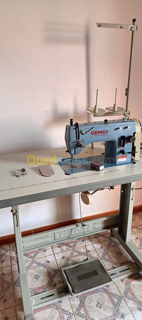 Machine a coudre GEMSY GEM20U43