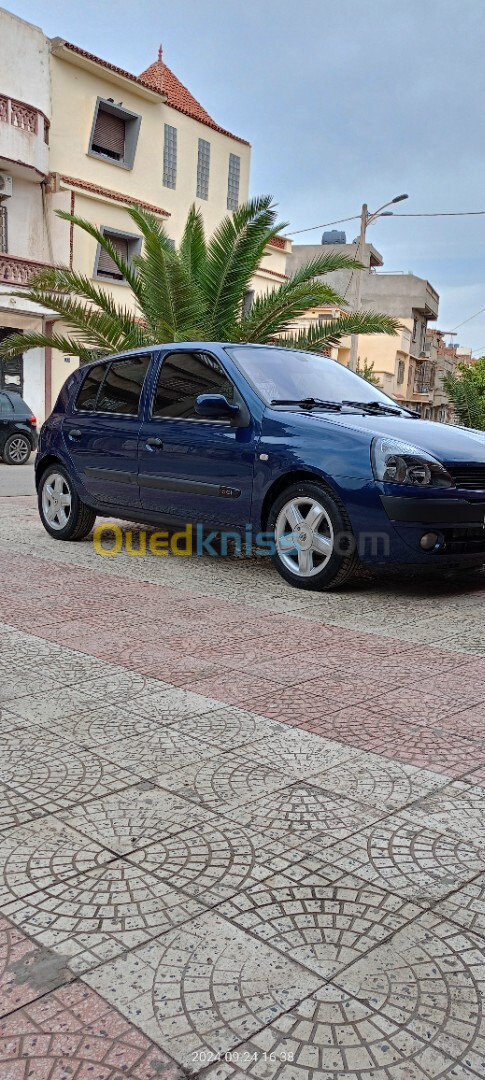 Renault Clio 2 2002 Clio 2 DCI 80 Ch