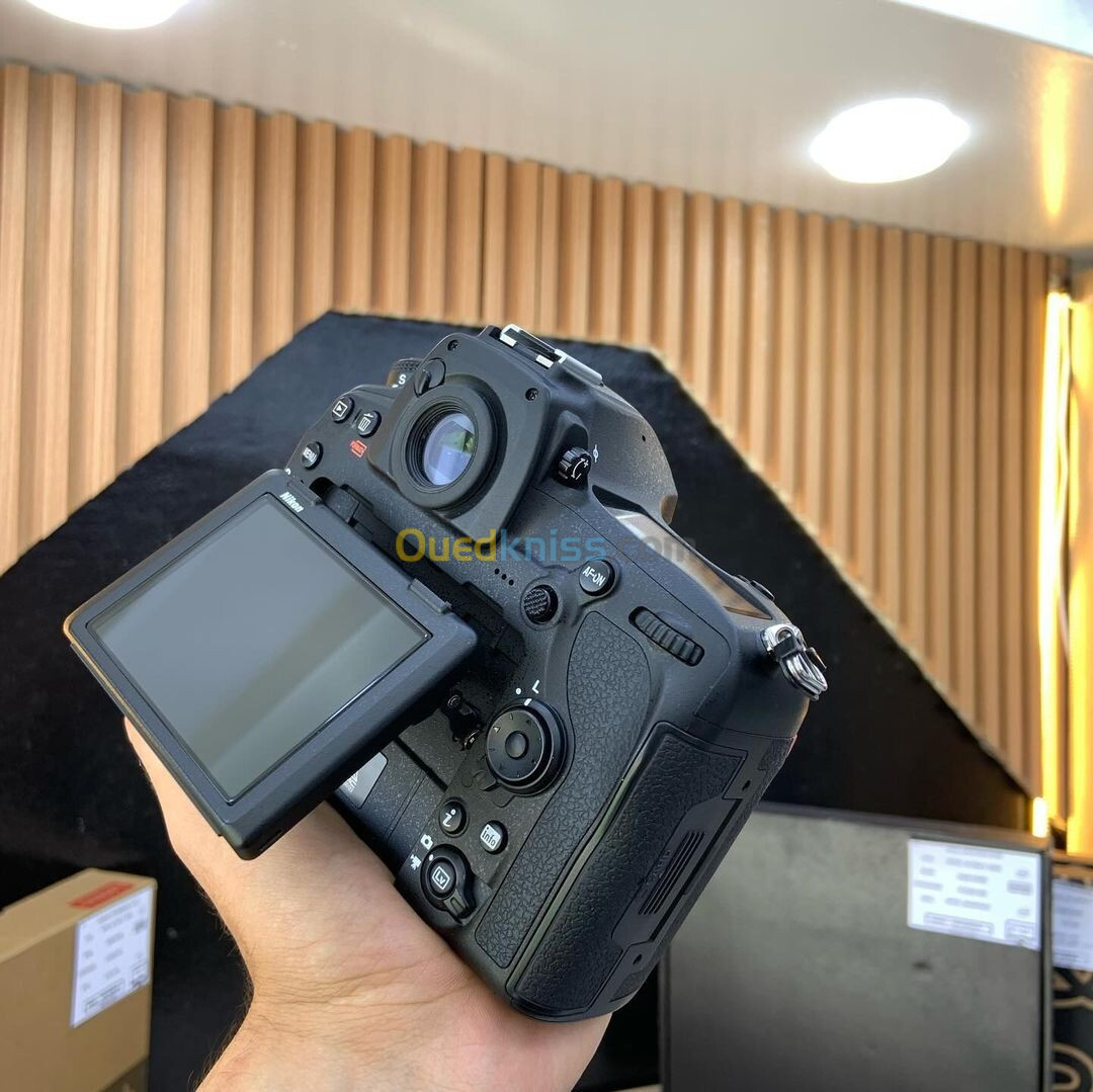 Nikon D850 boitier nu en excellent état avec batterie et chargeur  Click : 2k