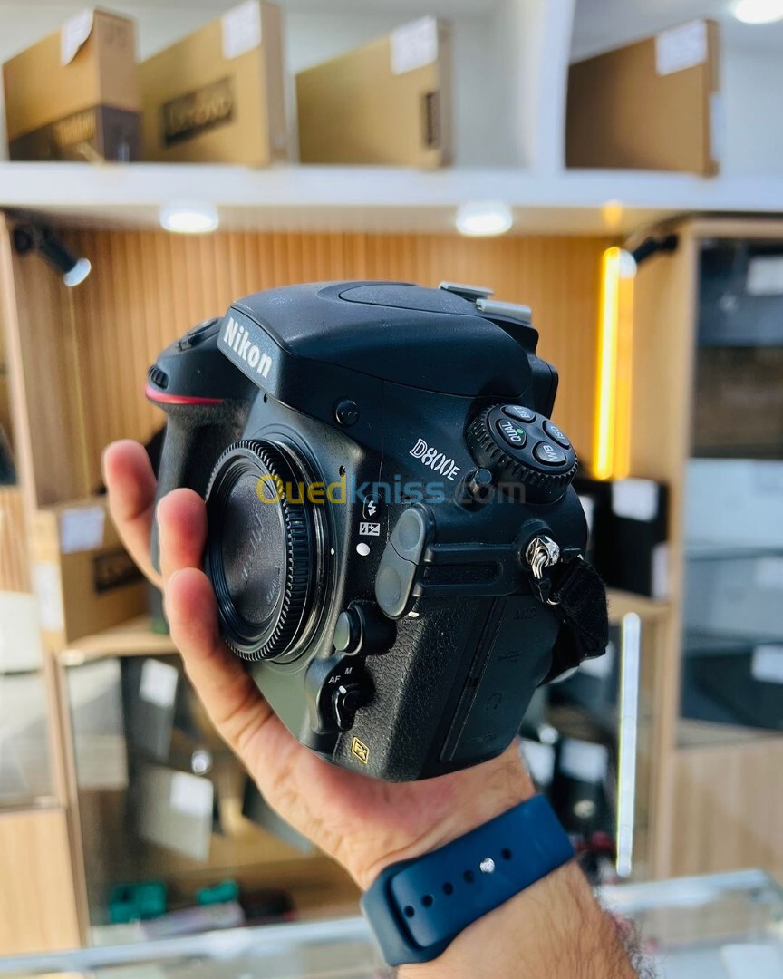 Nikon D800E boitier nu en excellent état avec batterie et chargeur  Click : 56k