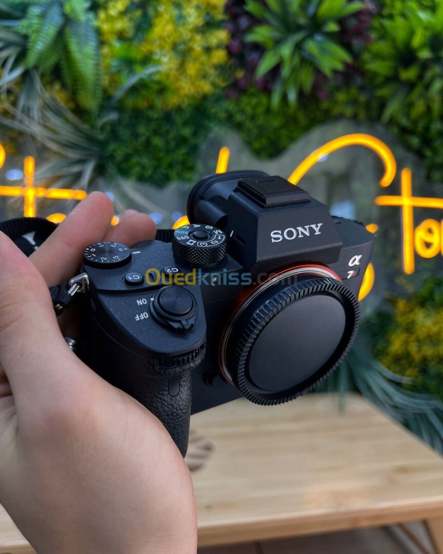 SONY A7 R3 en excellent etat avec batterie et chargeur Click: 4k