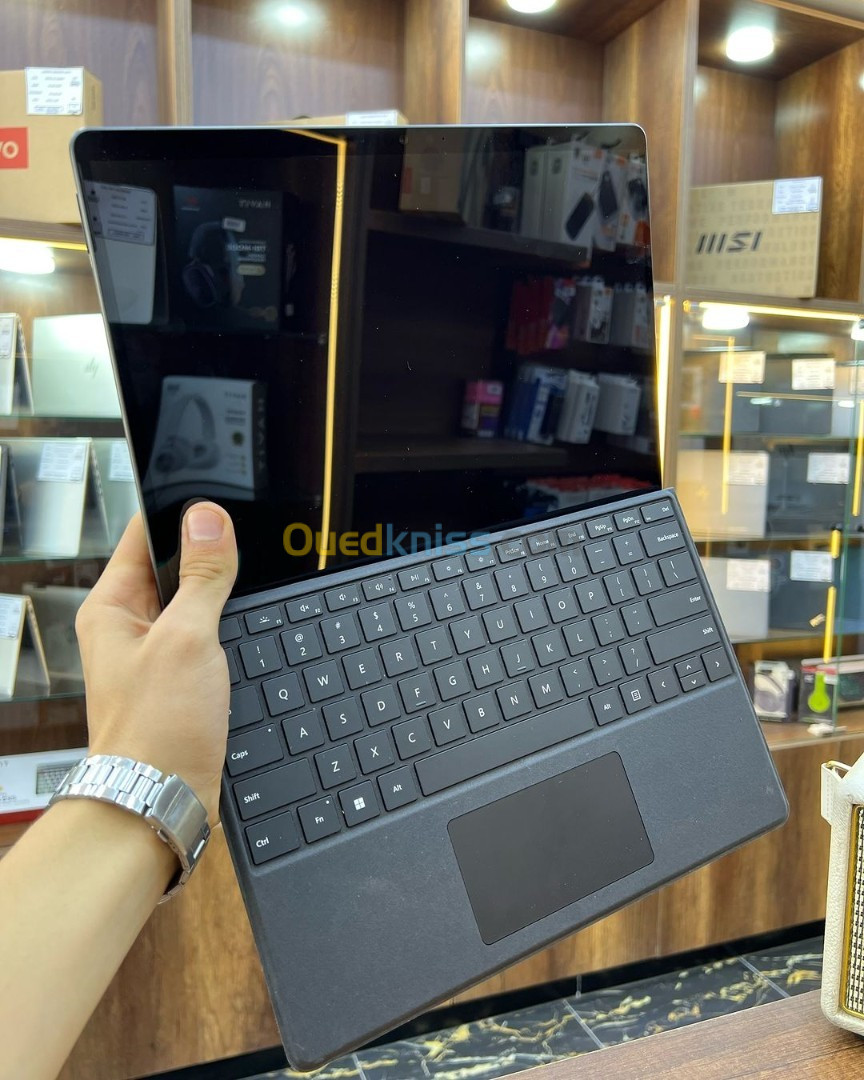 MICROSOFT SURFACE Pro 8 I5 11eme 8GB/256GB IRIS XE GRAPHIQUE