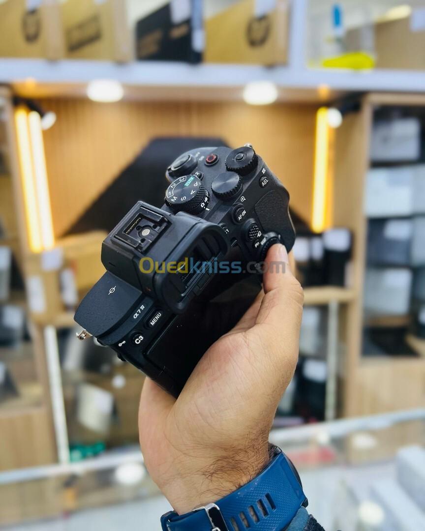 Sony A7IV boitier nu en excellent état avec batterie et chargeur  Click : 10k