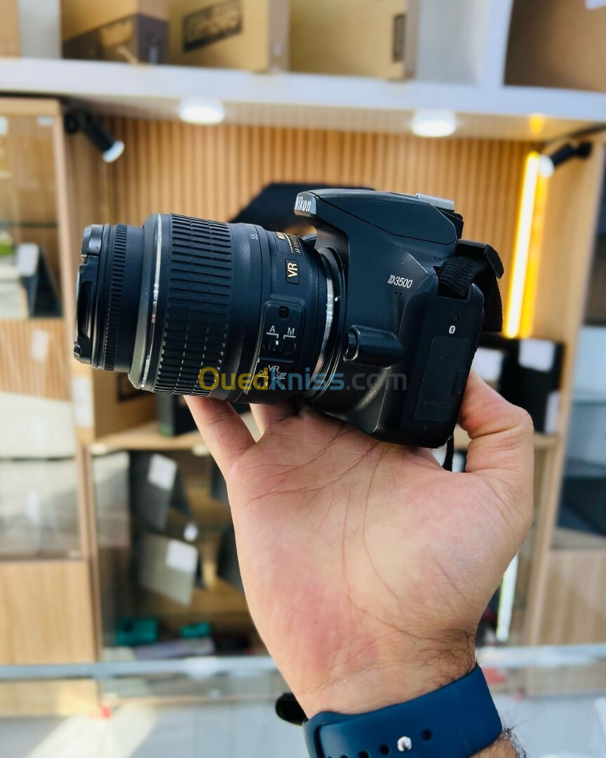 Nikon D3500 avec 18-55mm en excellent état batterie et chargeur  Click : 24k