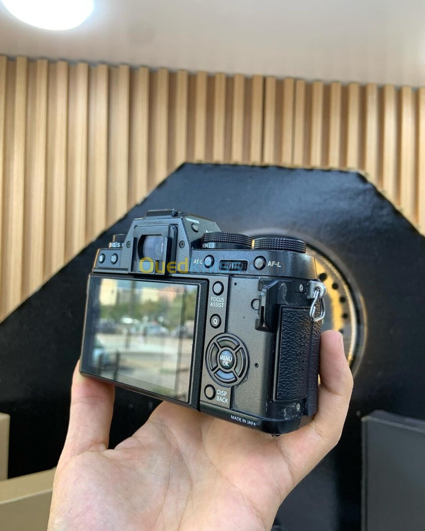 Fujifilm X-T1 avec 16-50mm en bon état batterie