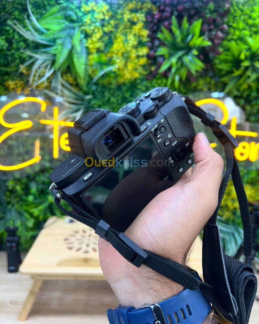 Sony A7 II boitier nu en excellent état batterie et chargeur  Click : 2k