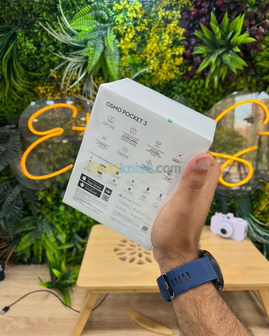 DJI OSMO POCKET 3 CREATOR COMBO neuf jamais utilisé