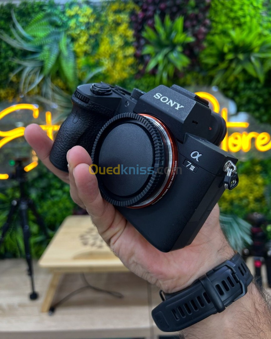 Sony A7 III boitier nu en excellent état batterie et chargeur  Click : 27k