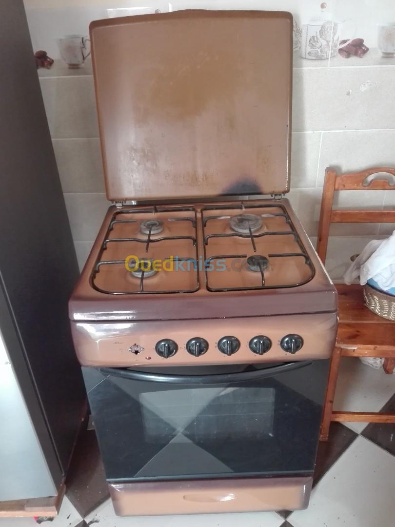 Cuisinière flamme bleue 4feux