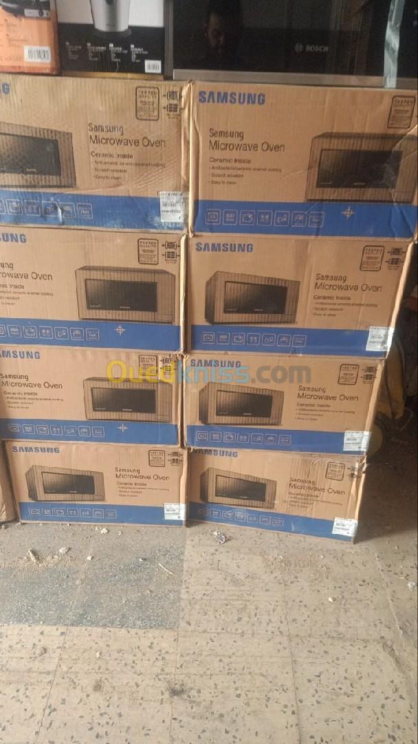 Micro ondes Samsung 23L 800 w