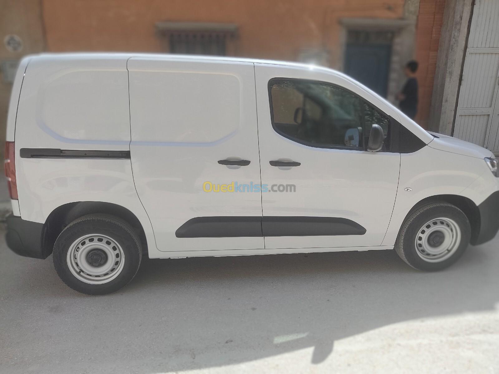 Fiat DOBLO 2024 