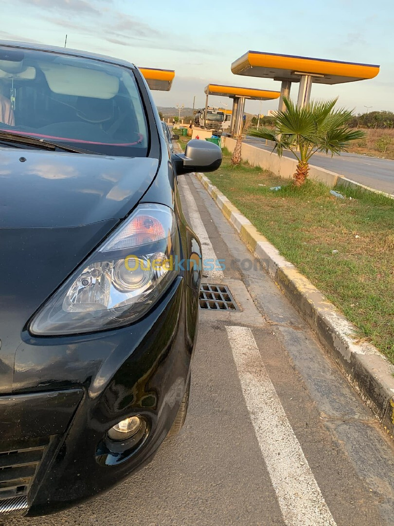 Renault Clio 3 2012 Night and Day