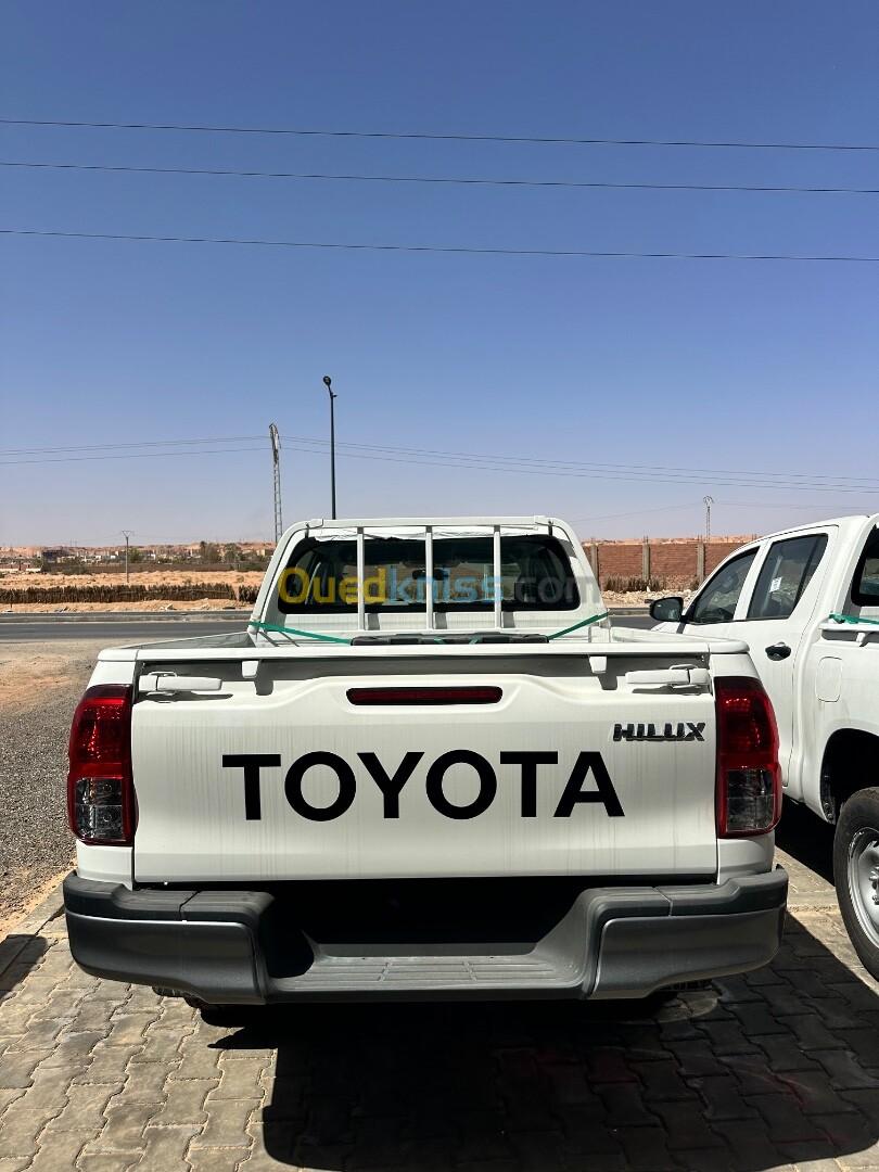 Toyota Hilux 2024 