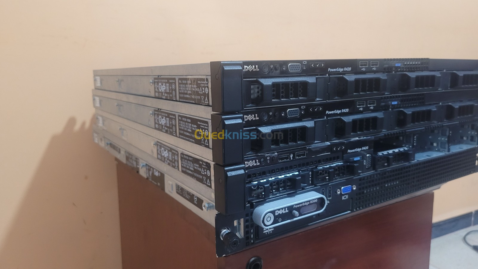 Dell PowerEdge rack server R420 et R300