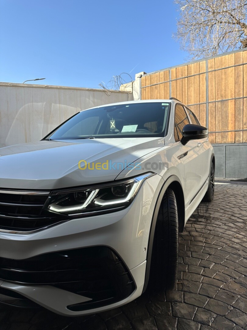 Volkswagen TIGUAN R-LINE 2024 2024 Tiguan R-Line Black Édition Full option