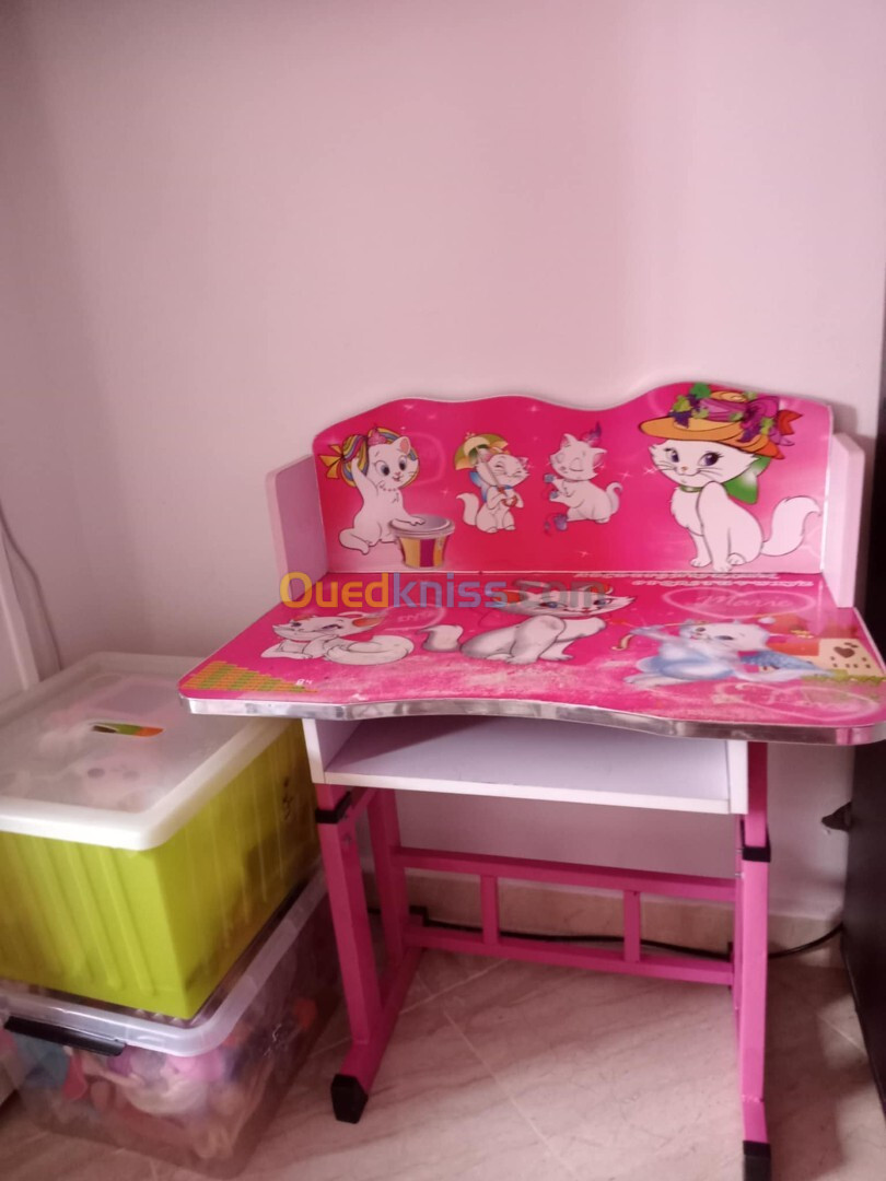 Bureau pour enfants 