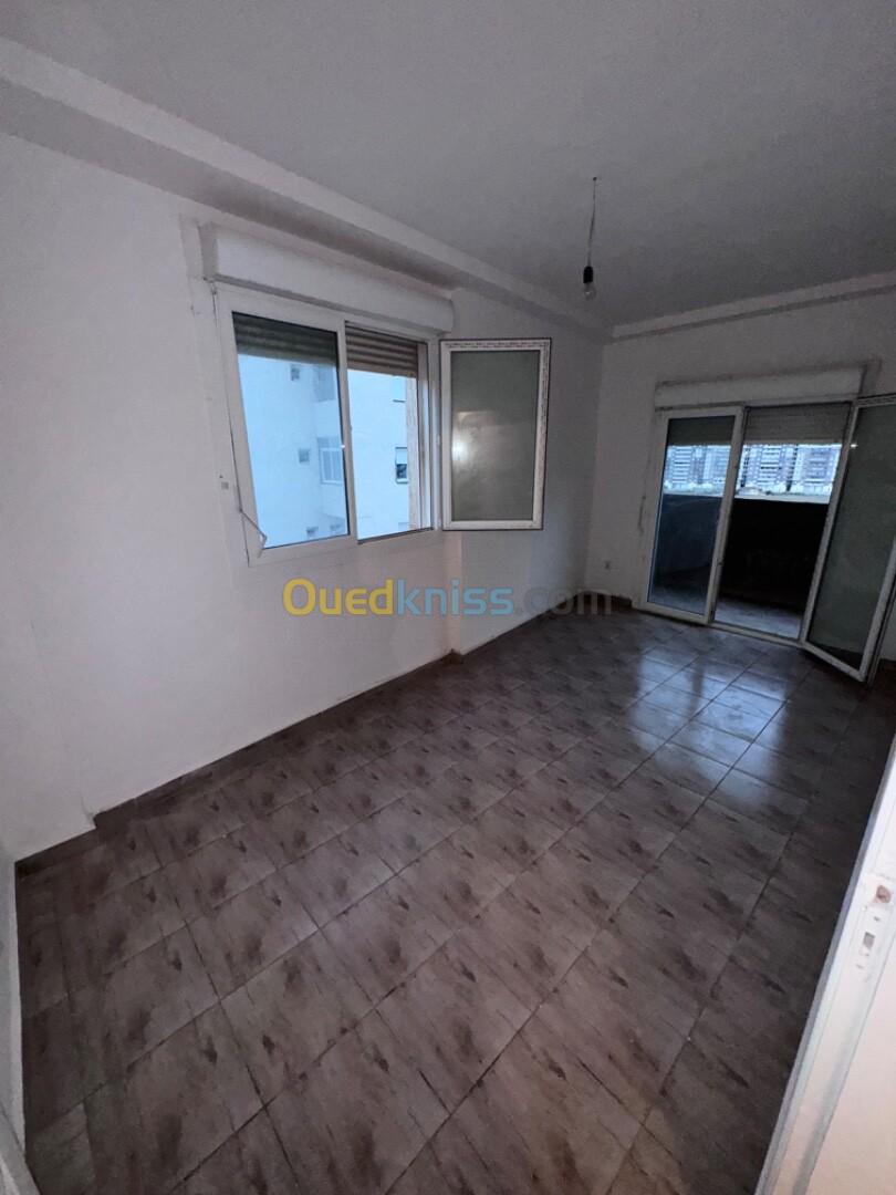 Location Appartement F4 Annaba Annaba