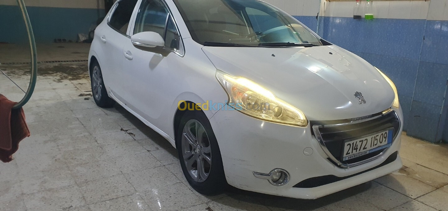 Peugeot 208 2015 Allure