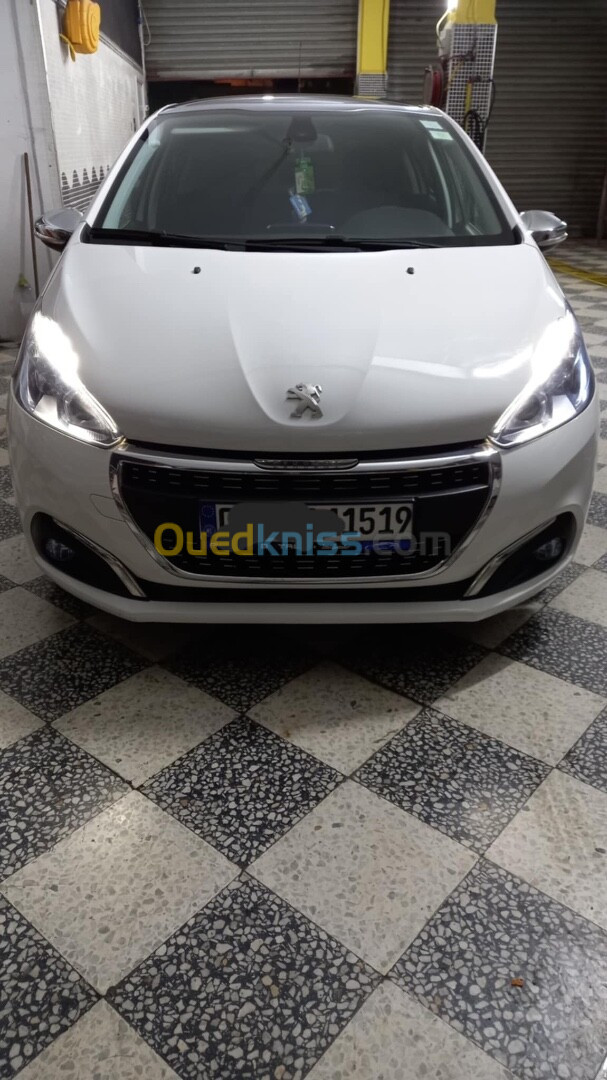 Peugeot 208 2015 208