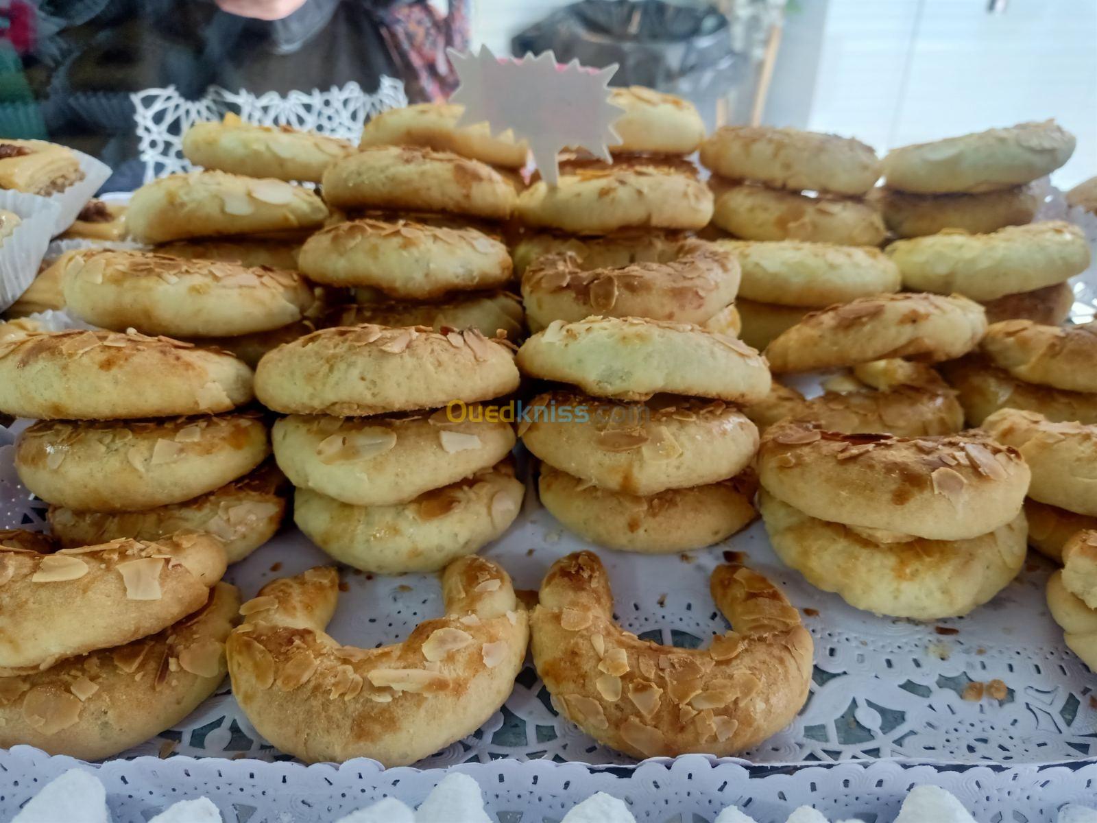 Gâteaux traditionnels حلوة اللوز بسعر لوز