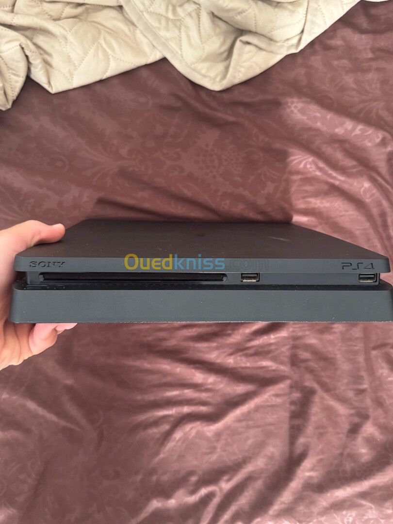 Ps4 slim 