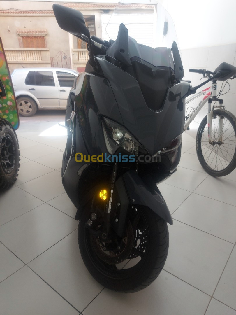 Yamaha TMAX 560 2021