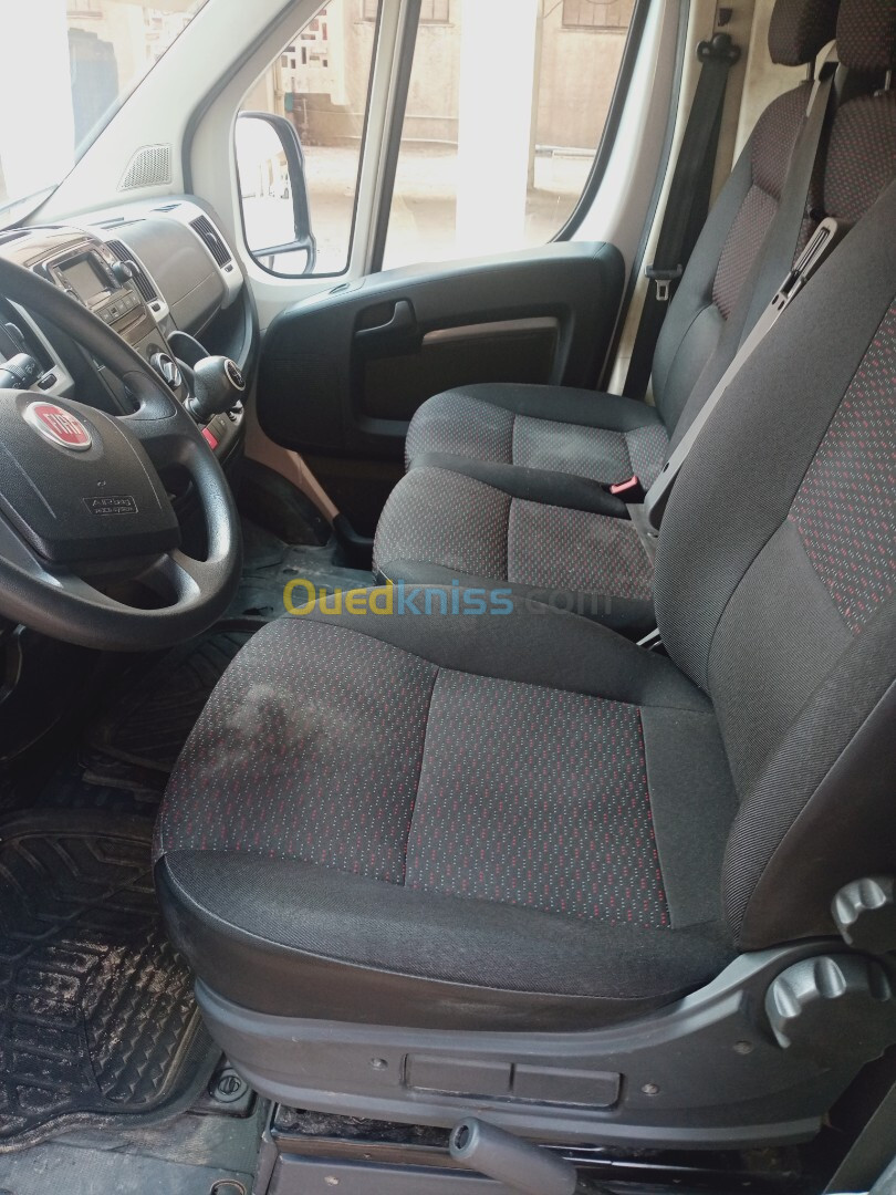 Fiat Ducato 2023 2  panneau