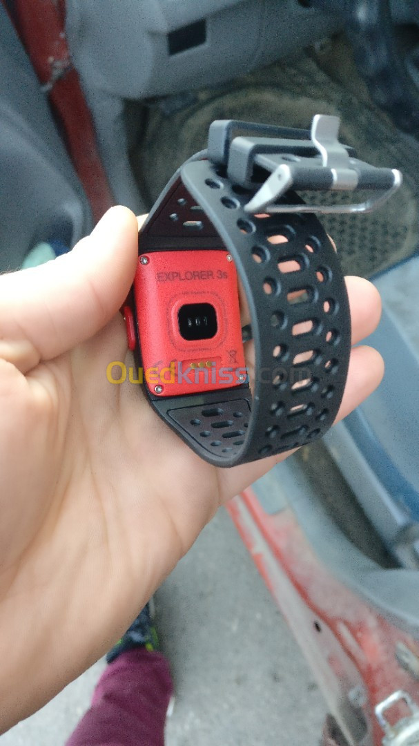 Montre Connectée-GPS - Cardio - Bluetooth - Multisports - IP68 - Noir/Rouge WEE PLUG Explorer 3s