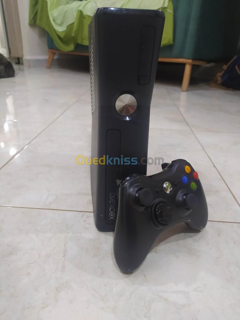 Xbox 360 slim avec 02 manettes 