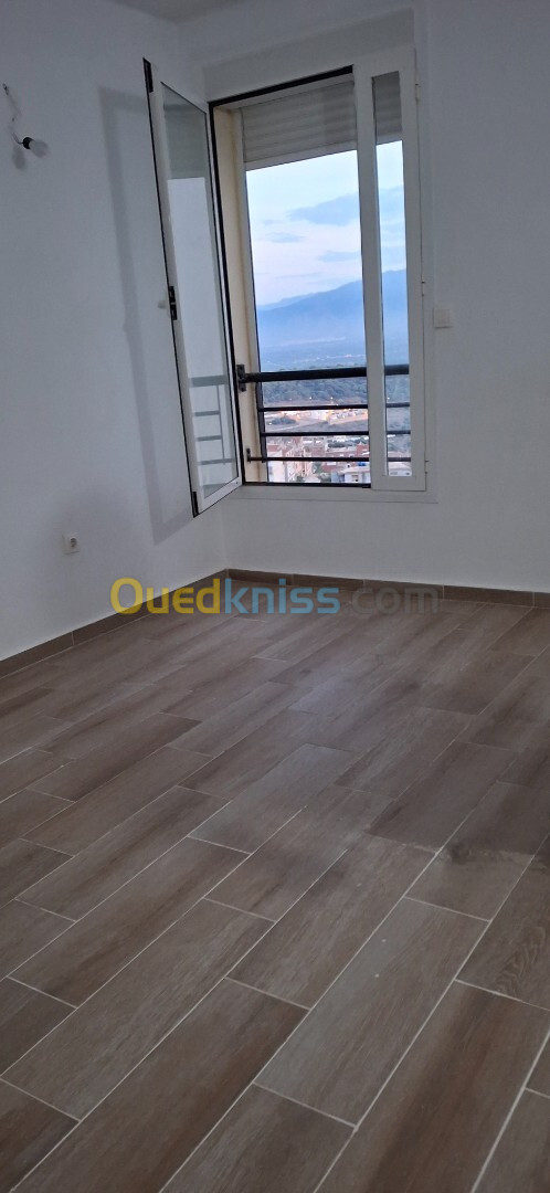 Location Appartement F4 Alger Douera