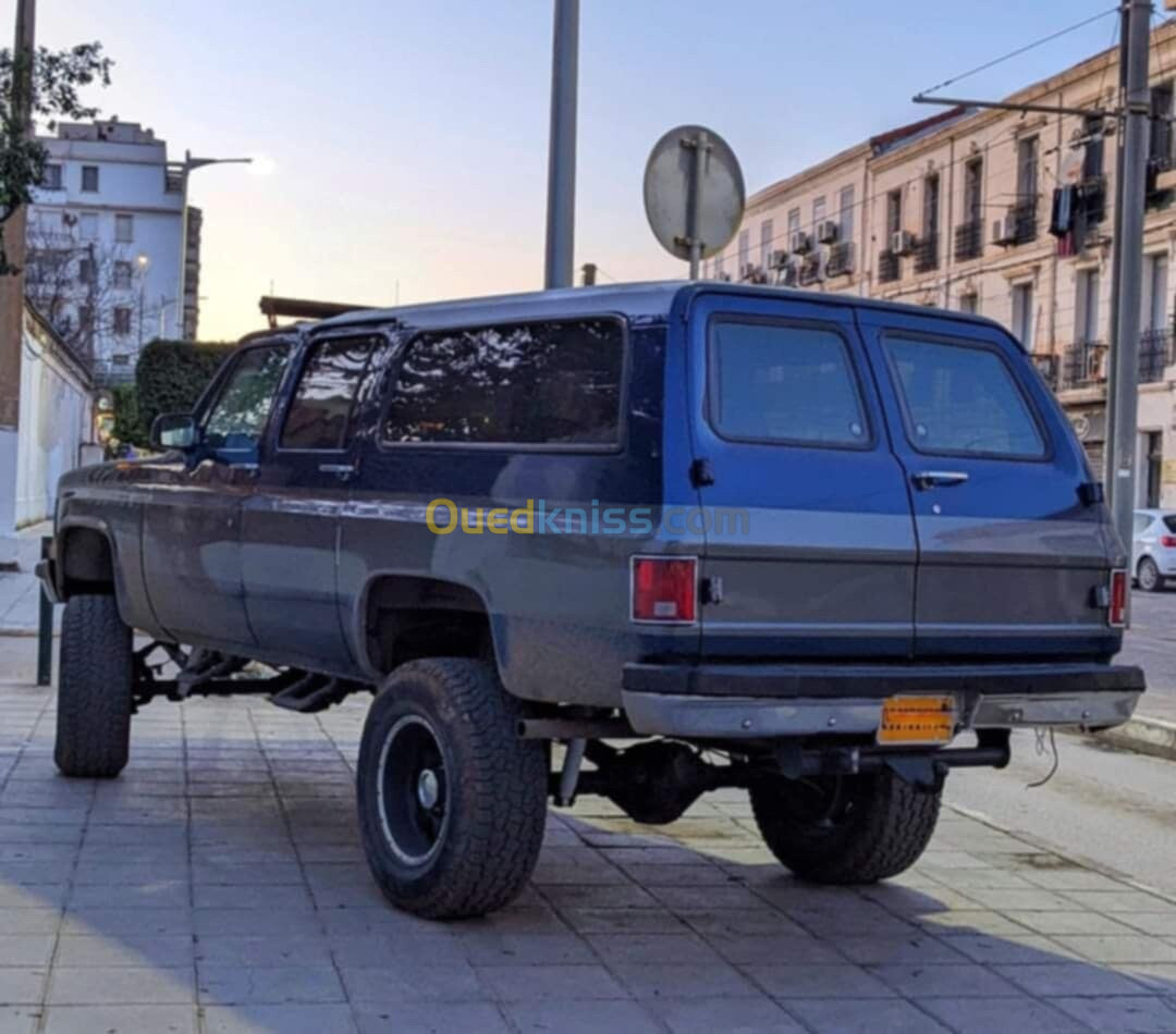 Chevrolet Suburban 1990 2500