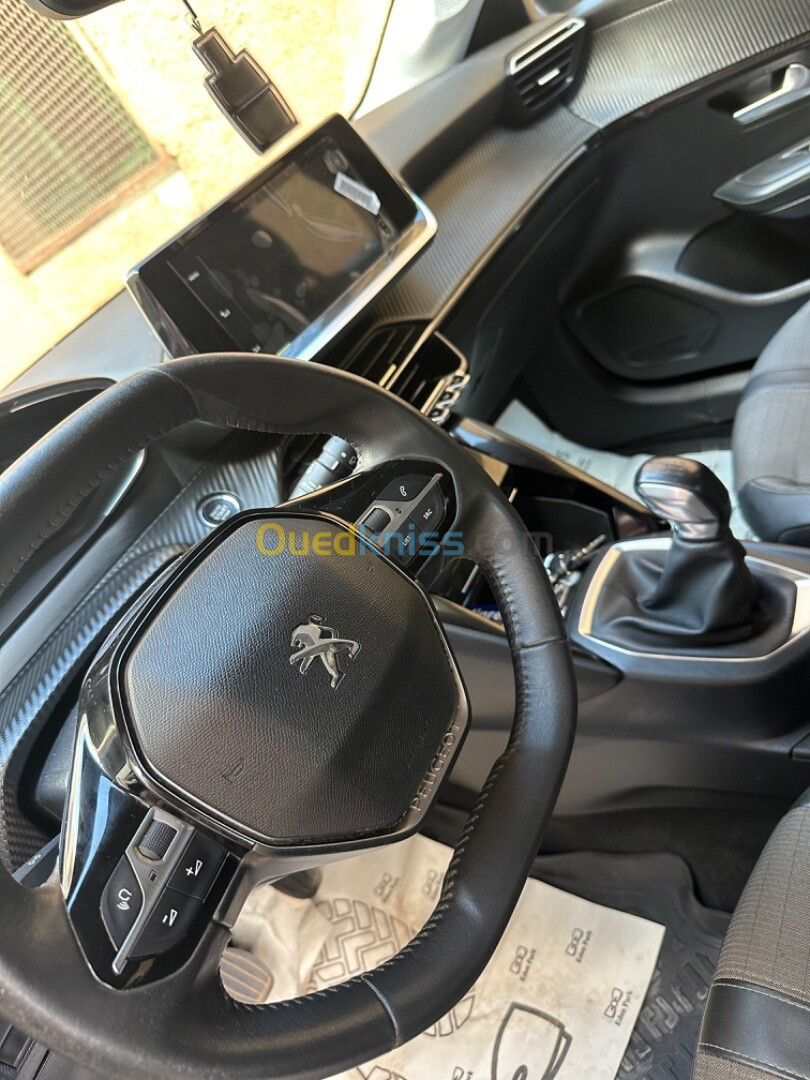 Peugeot 208 2022 Allure