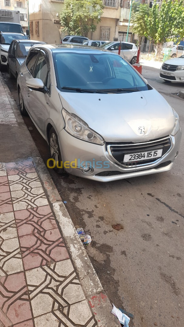 Peugeot 208 2015 Allure