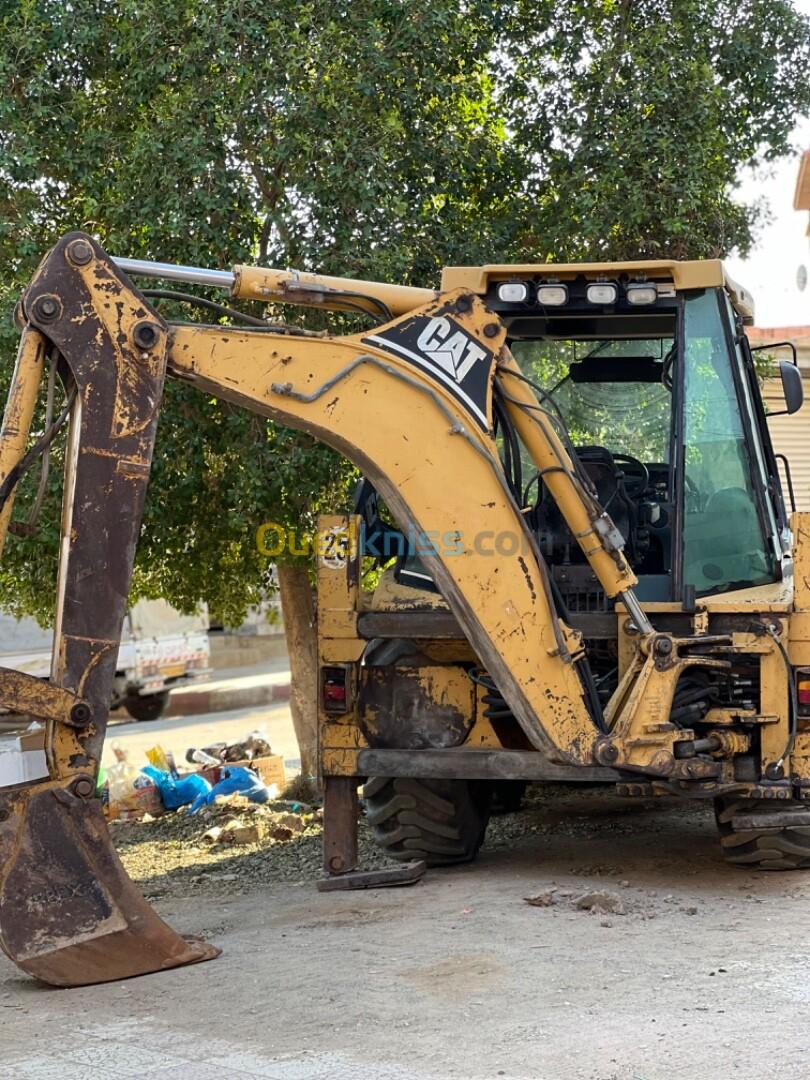 428D Caterpillar 2002